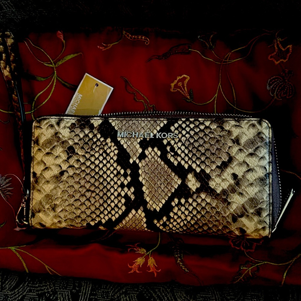 Brand new Michael Kors wallet/ wristlet